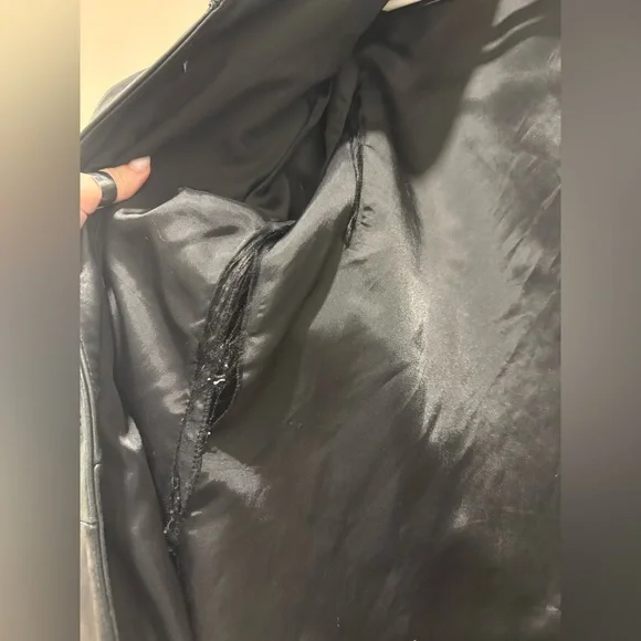 Danier Black Leather *buttery smooth* Button-Front Car Coat (12-14 | L) - Picture 8 of 9